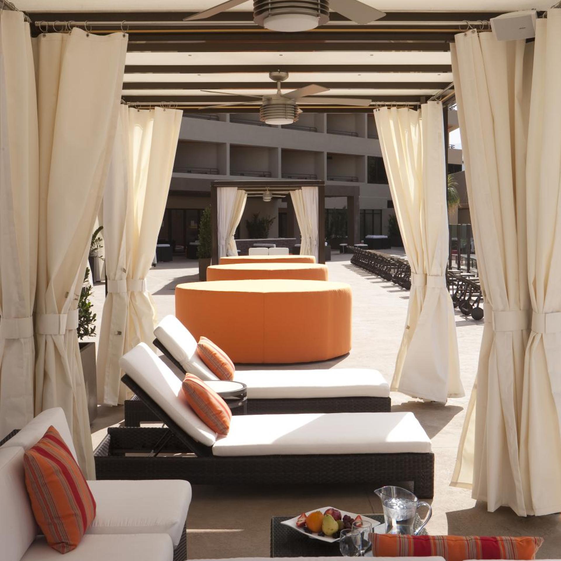 Cabana, Suite