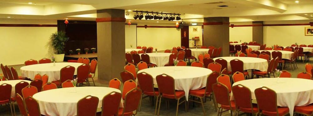 Palette - Kota Tinggi Mayres Hotel 43/54