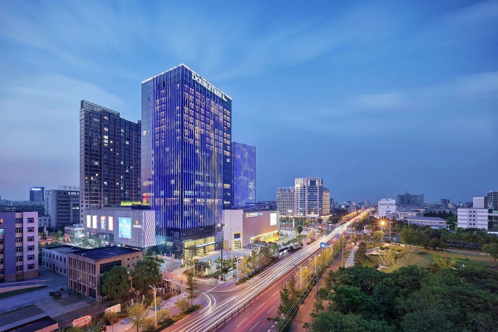 Doubletree By Hilton Yangzhou 1/56