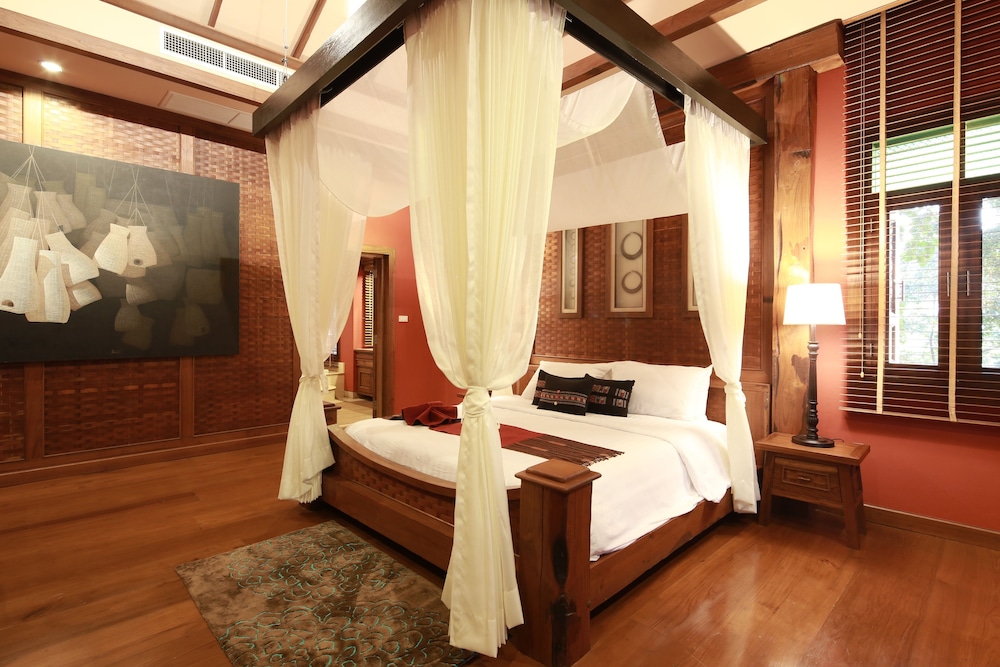 2 BEDROOMS, VILLA