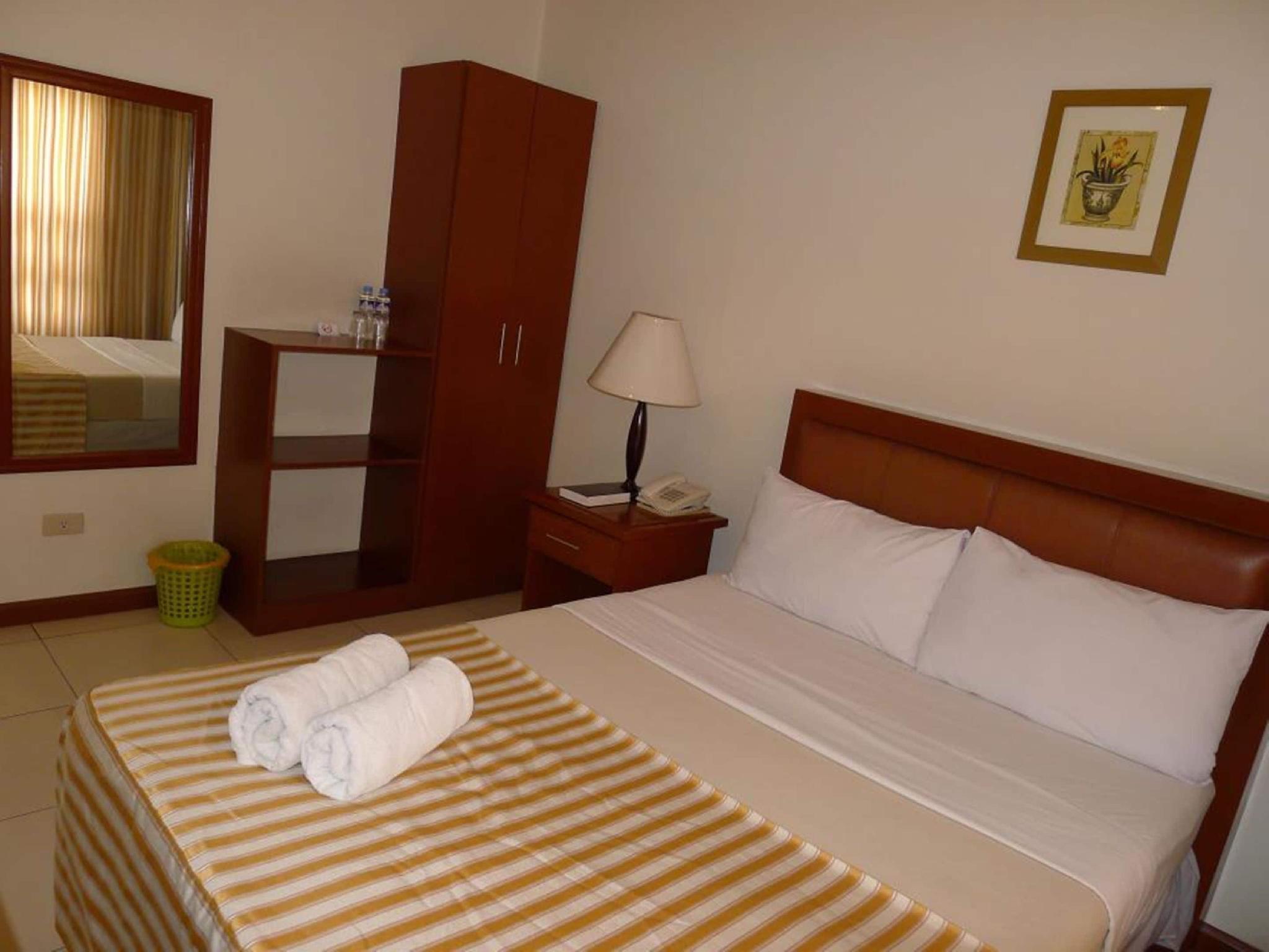 Room, King Bed, Queen Bed