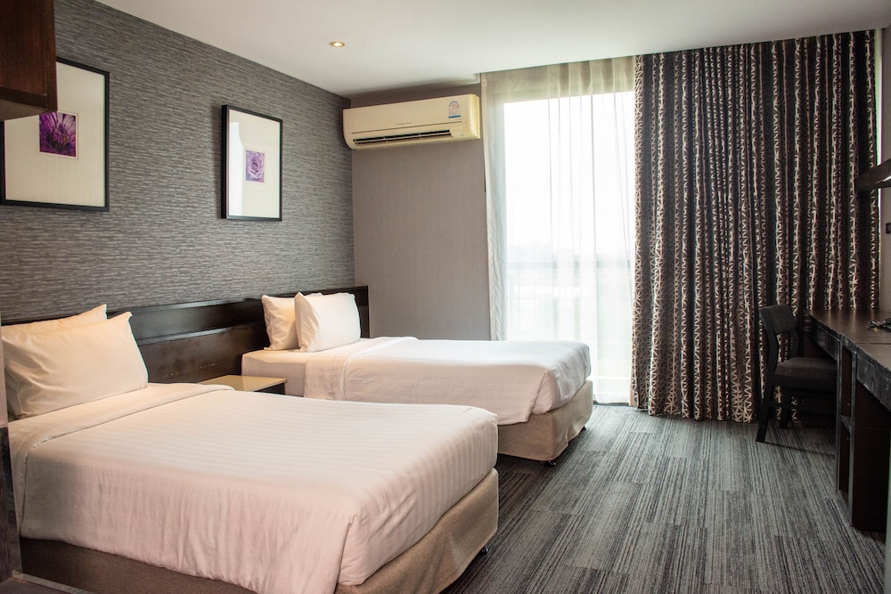 DELUXE TWIN ROOM