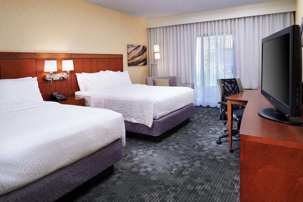 Room at Courtyard by Marriott Columbus Dublin, DUBLIN - OH