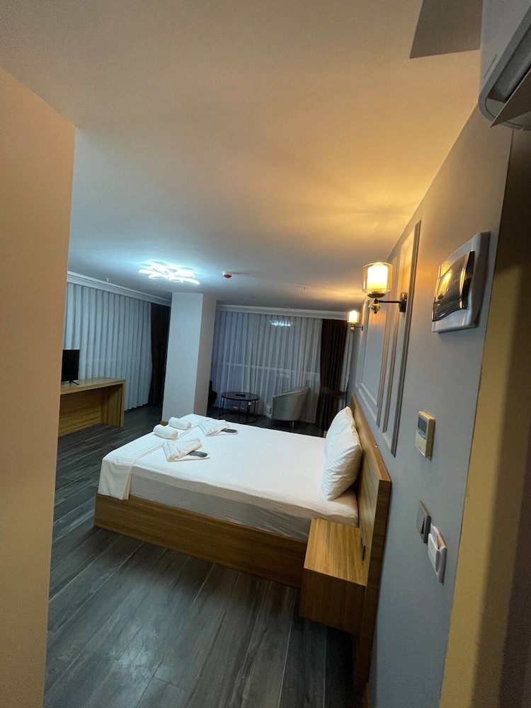 Waves Hotel 18/29