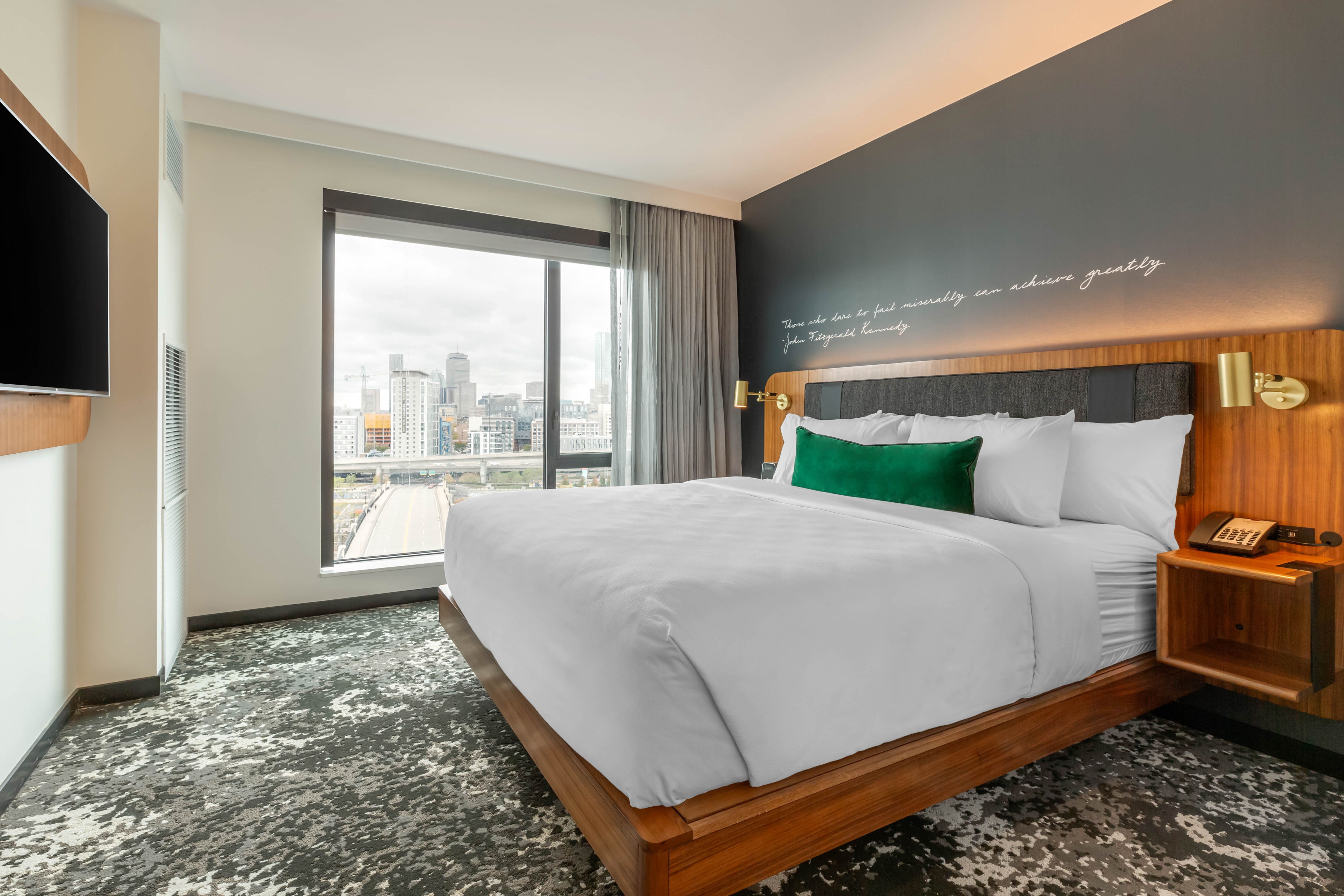 Efficiency, Suite, King Bed