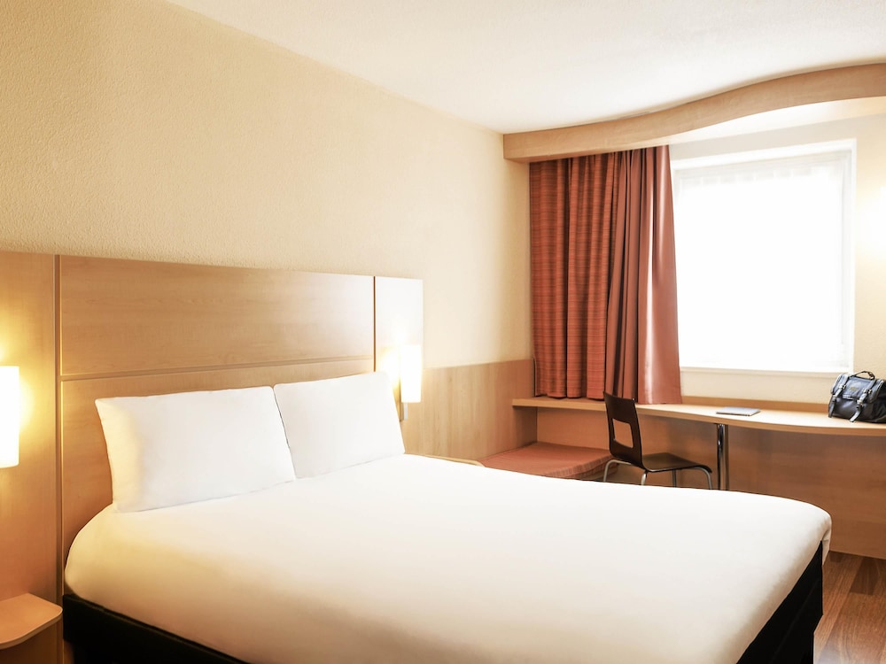 ibis Bristol Centre 17/50