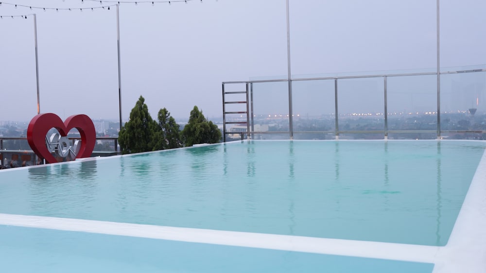 Pakons Prime Hotel 38/60