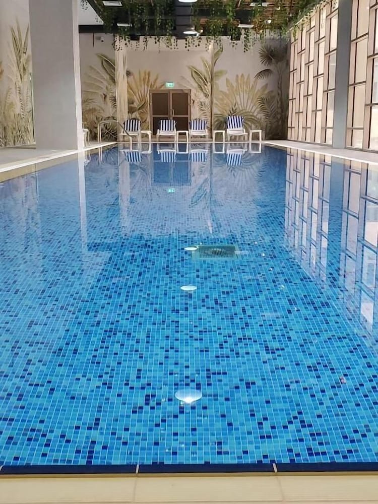 Al Kout Beach Hotel 18/36