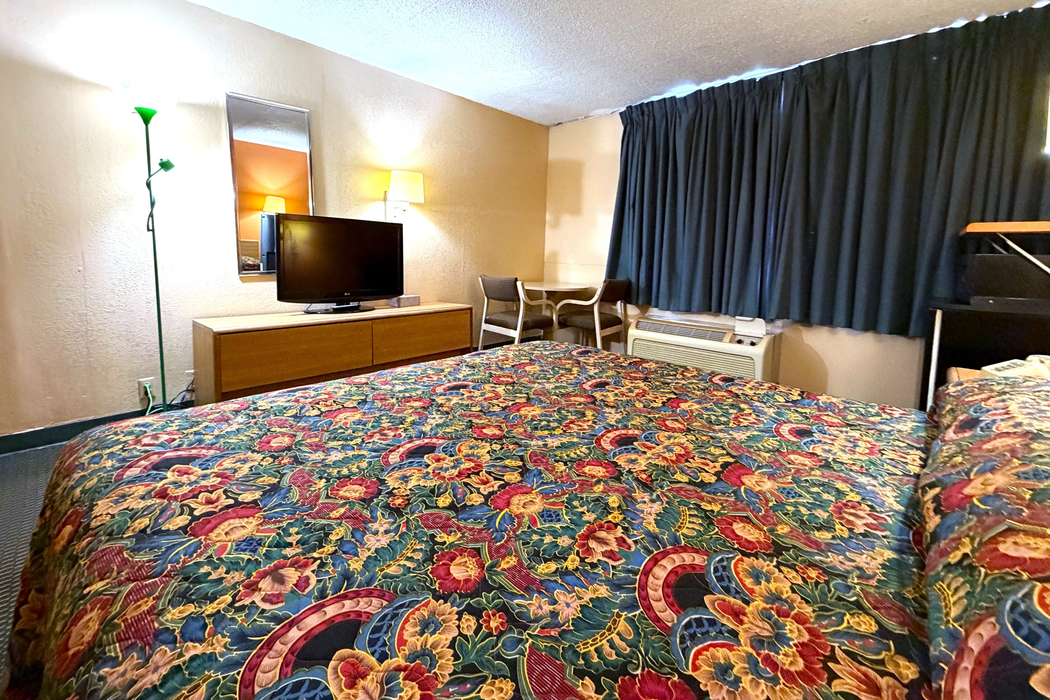 Red Carpet Inn & Suites Lima 56/64