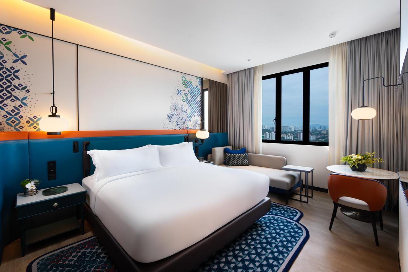 Executive, Suite, King Bed, Skyline View