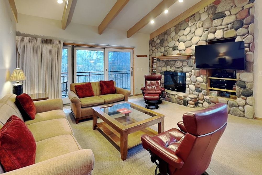 Timberline Condominiums 59/81