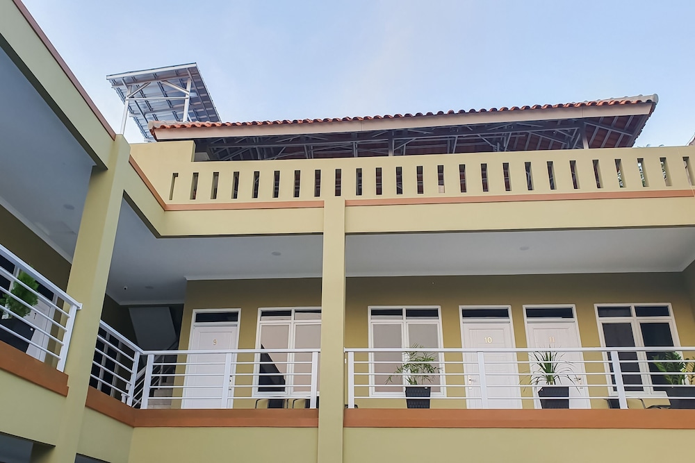 OYO 1078 Fakhira Residence 5/31