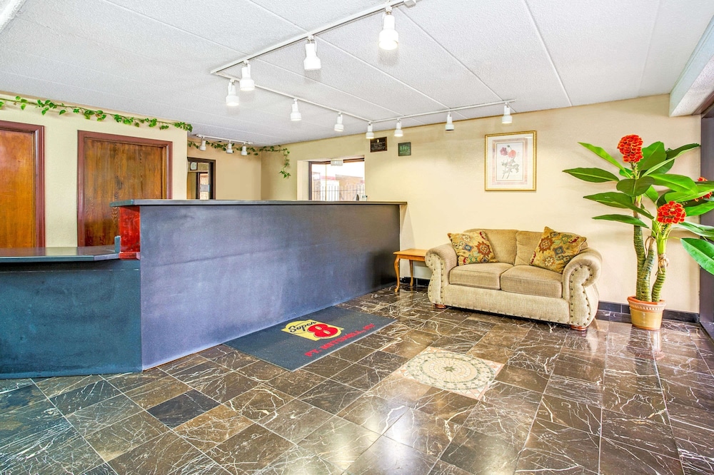 Super 8 By Wyndham Fort Mitchell Cincinnati Area 8/29