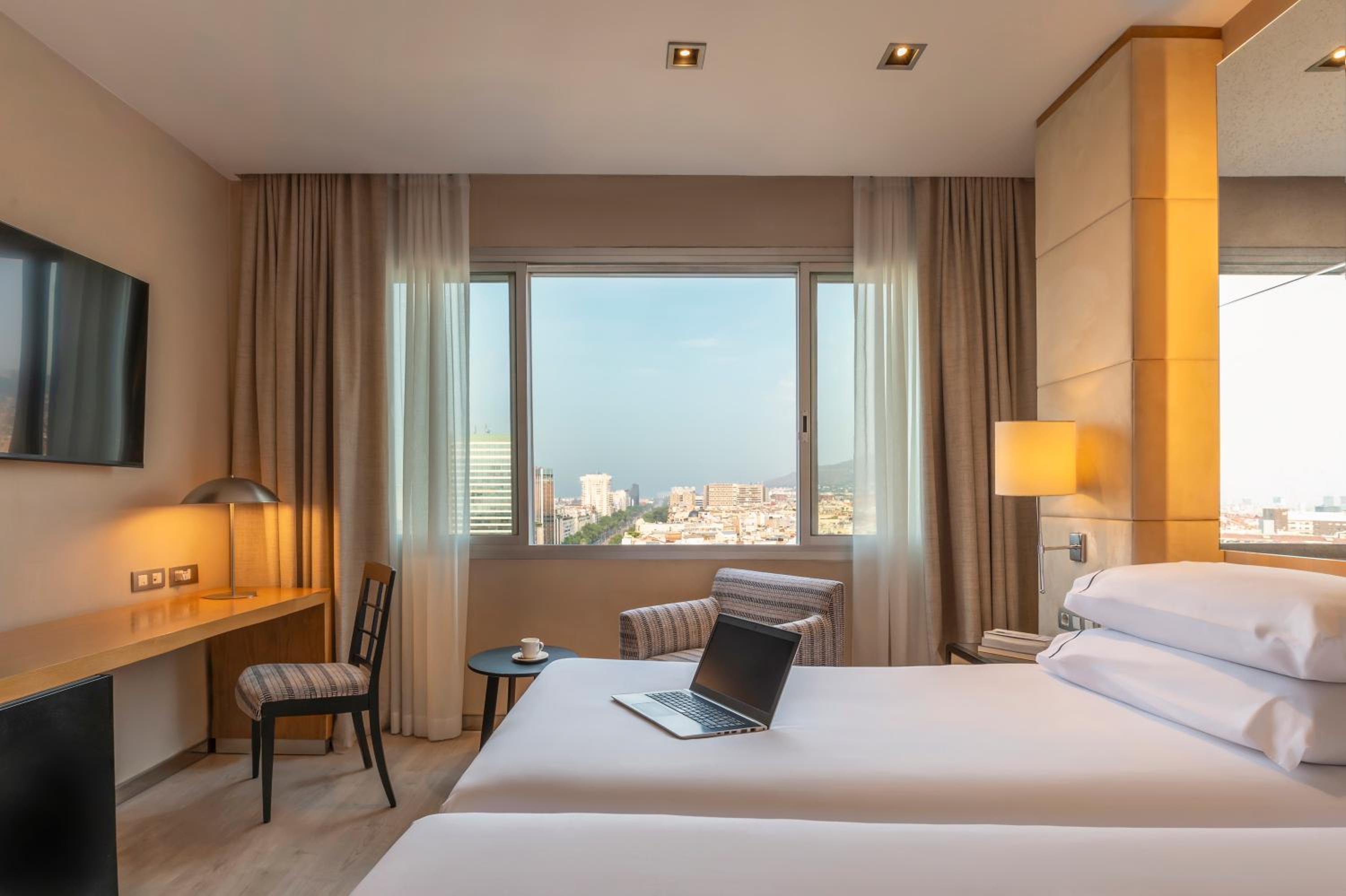 Standard, Double or Twin Bed, with View