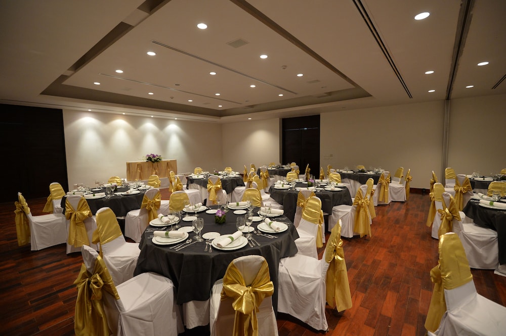 The Grand Southsea Khaolak Beach Resort 37/48