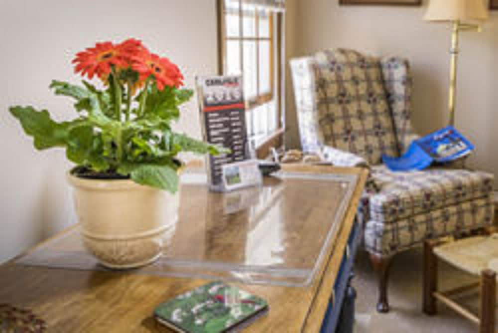 Red Cardinal Bed and Breakfast 11/27