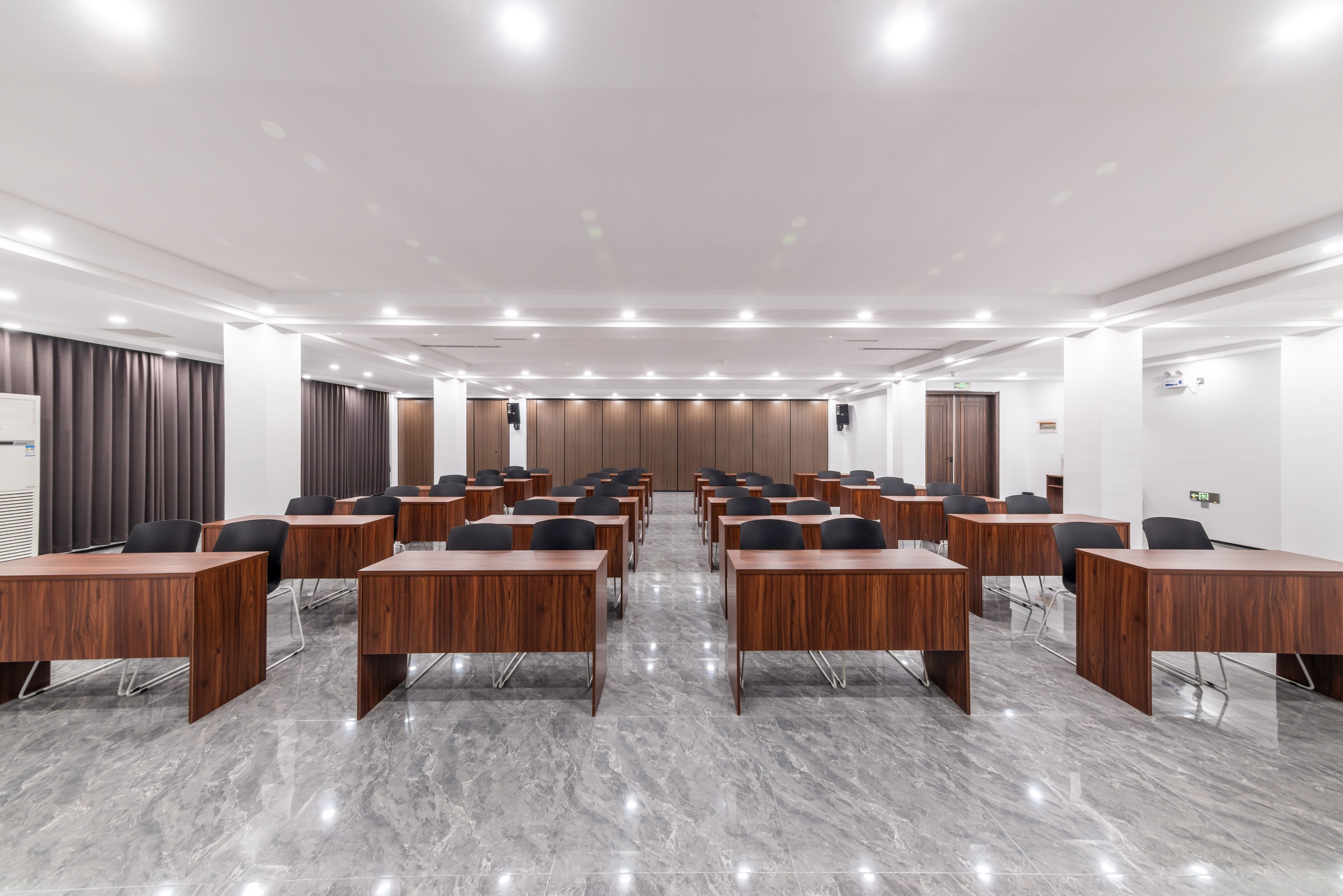 HOLIDAY INN EXPRESS CHENGDE DOWNTOWN 80/86