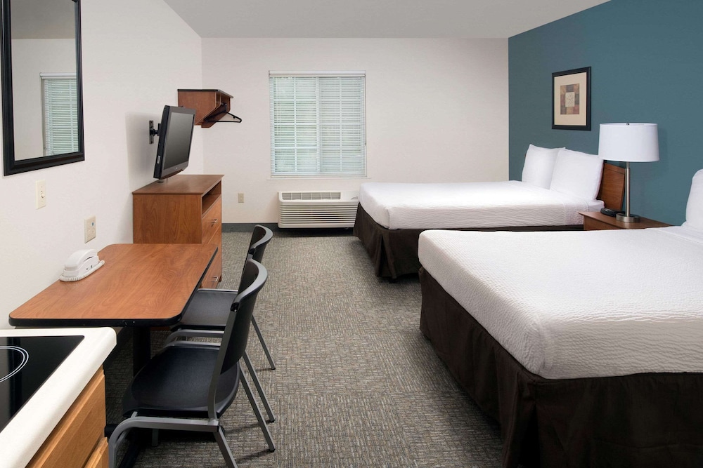 STANDARD, 2 DOUBLE BEDS