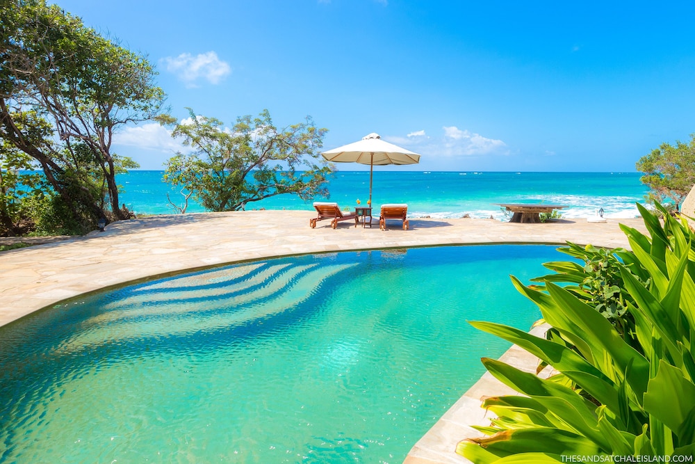 Chale Island Resort 7/70