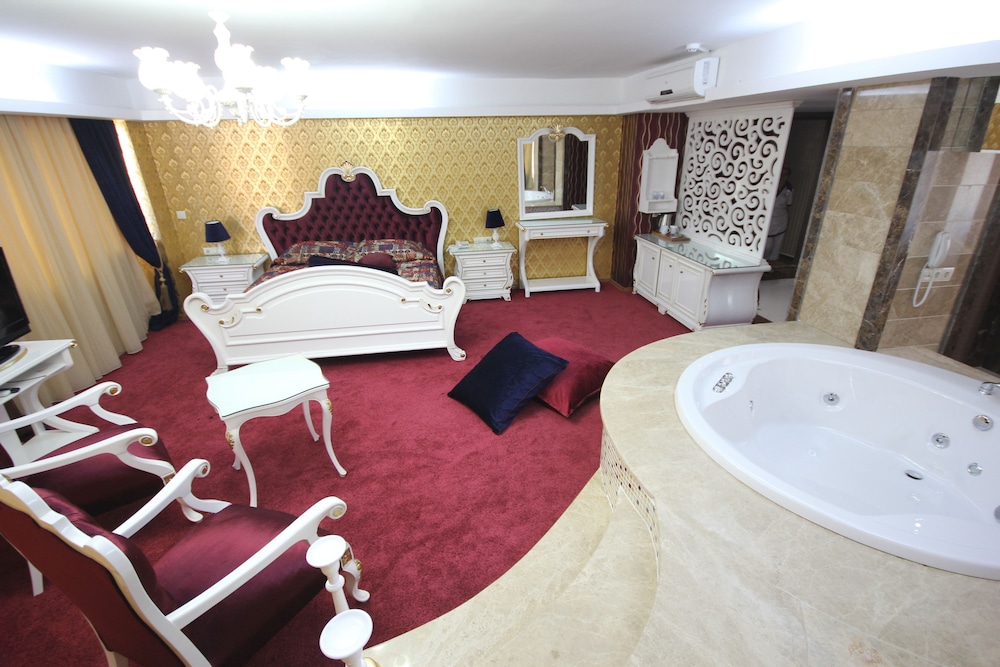 Grand Corner Boutique Hotel 35/45