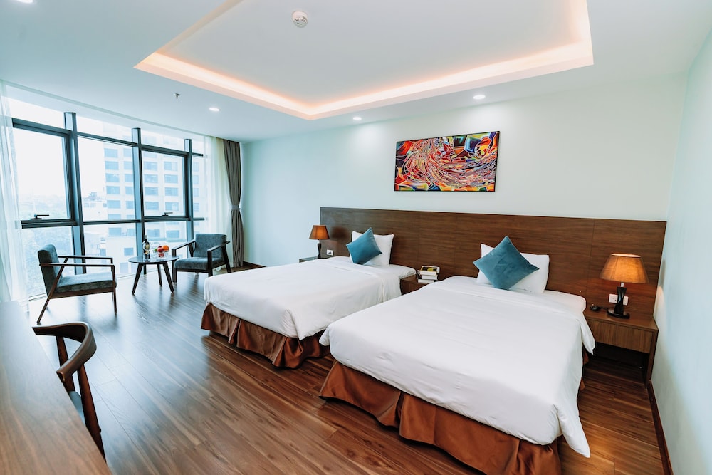 EXECUTIVE, CITY VIEW