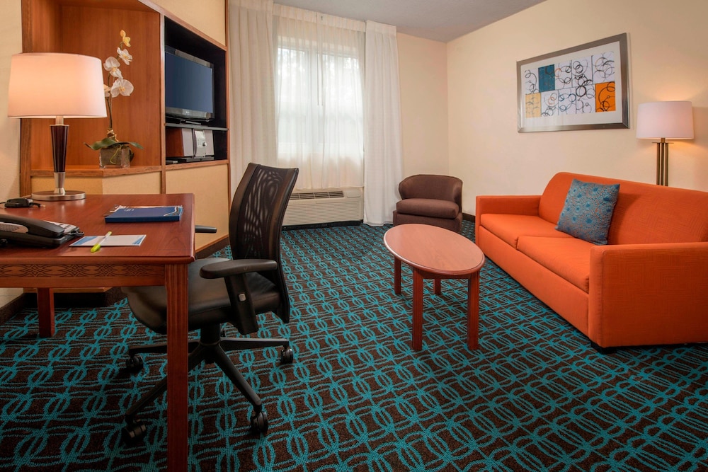 Fairfield Inn Suites By Marriott Williamsburg 32/44