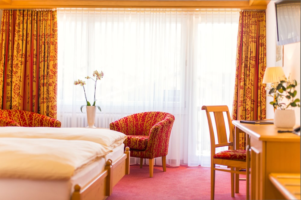 Hotel Excelsior 11/26