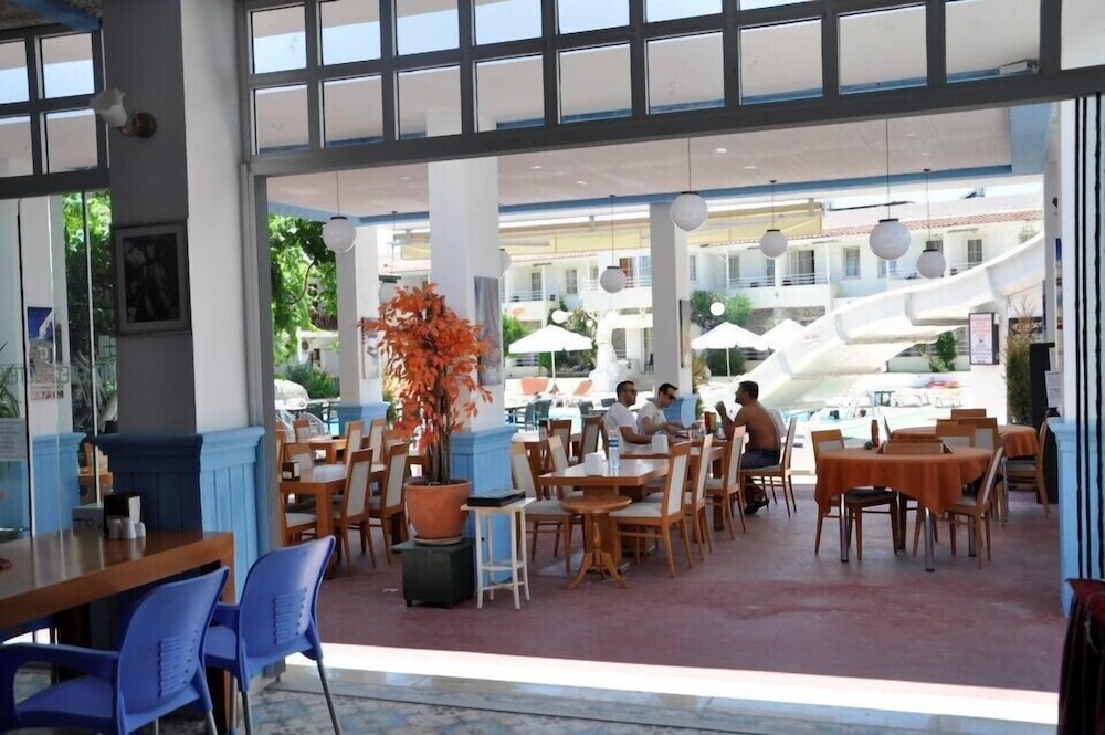 Delfi Hotel And Spa 55/67