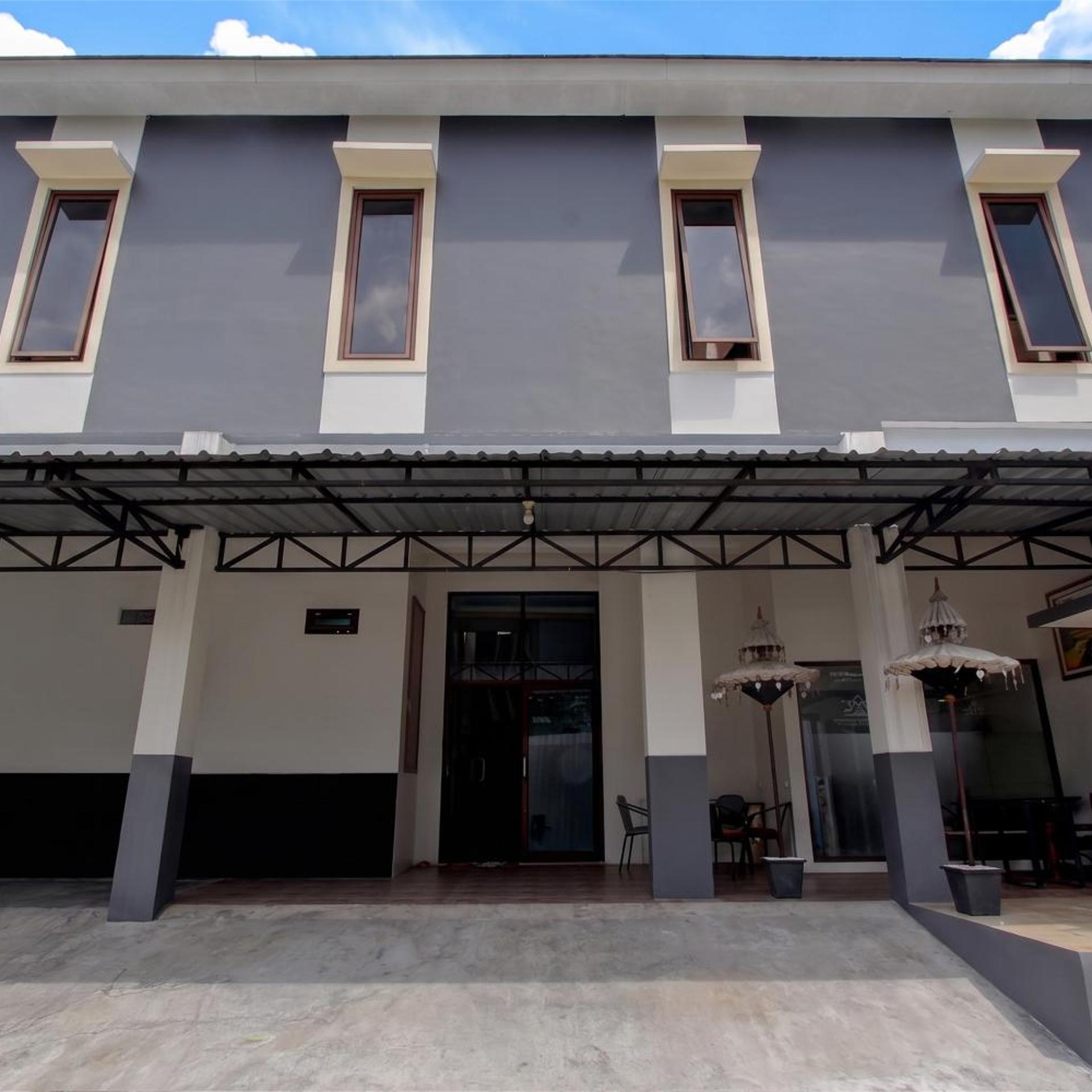 Collection O near Plaza Ambarukmo formerly Artha Ambarukmo Exclusive in Catur Tunggal