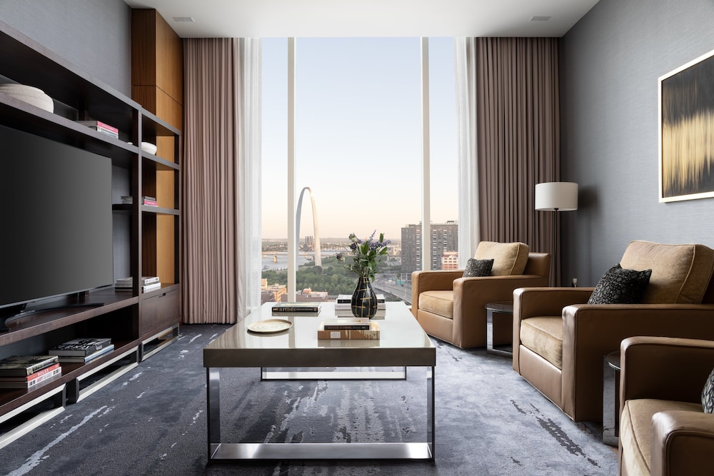 Four Seasons Hotel St. Louis 26/79