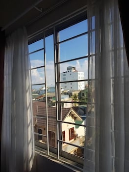 Amy Hostel Hue 41/65