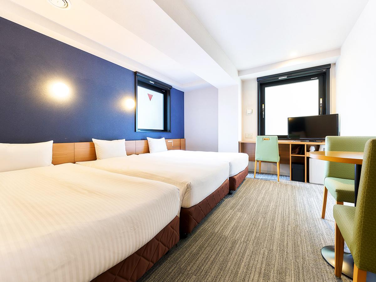 Room, Triple