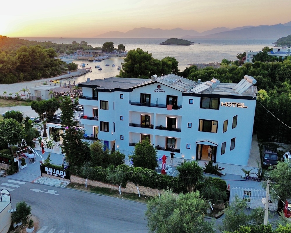 VILA PARK BUJARI 3/50