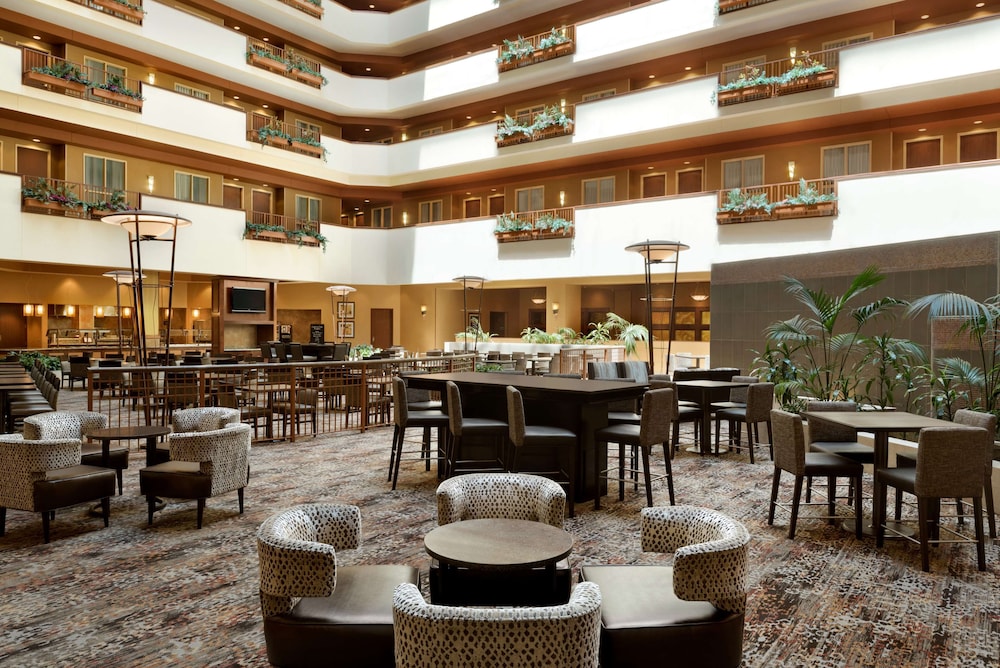 Embassy Suites By Hilton E Peoria Riverfront Conf Center 41/60