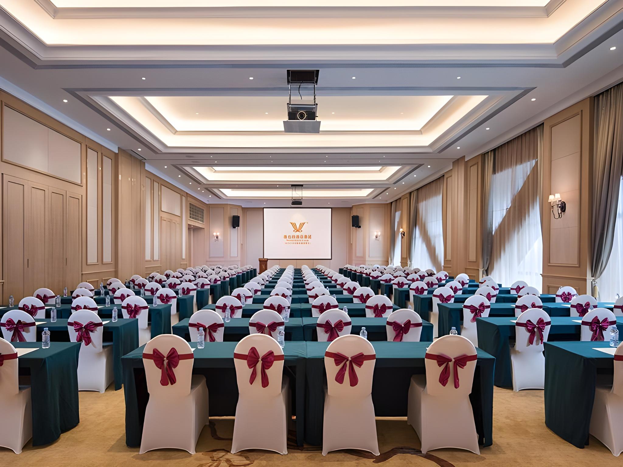 Vienna International Hotel (Suzhou Railway Station North Square) 41/49