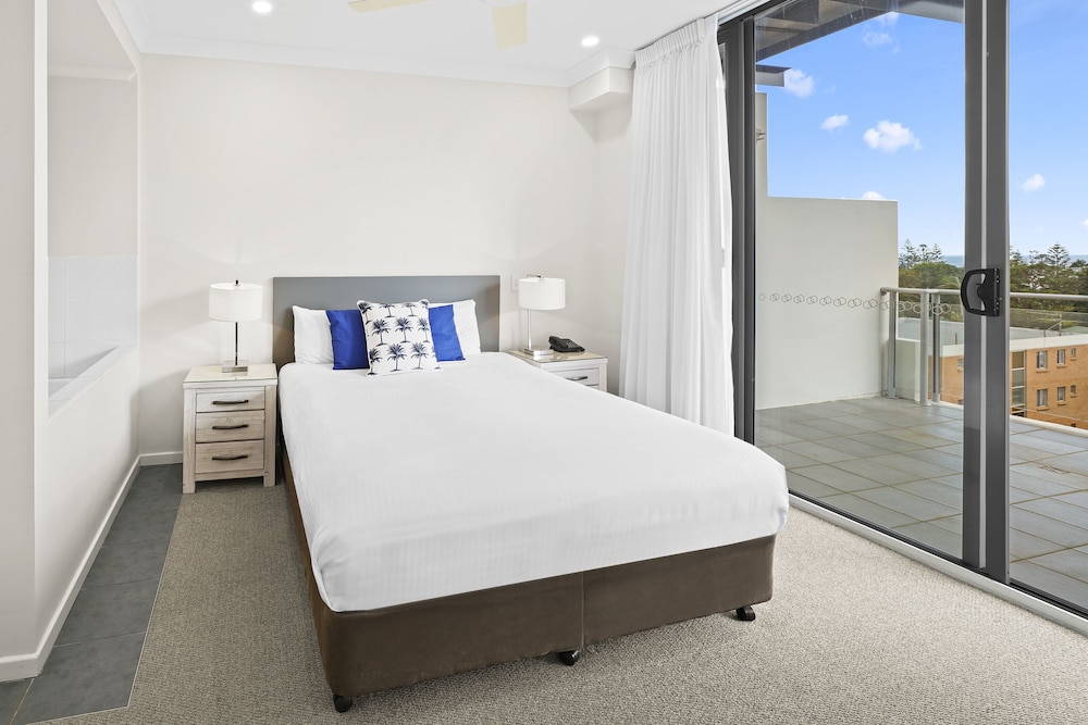 MACQUARIE WATERS BOUTIQUE APARTMENT HOTEL 7/26