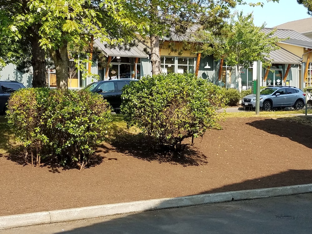 Quality Inn & Suites Bainbridge Island 51/62