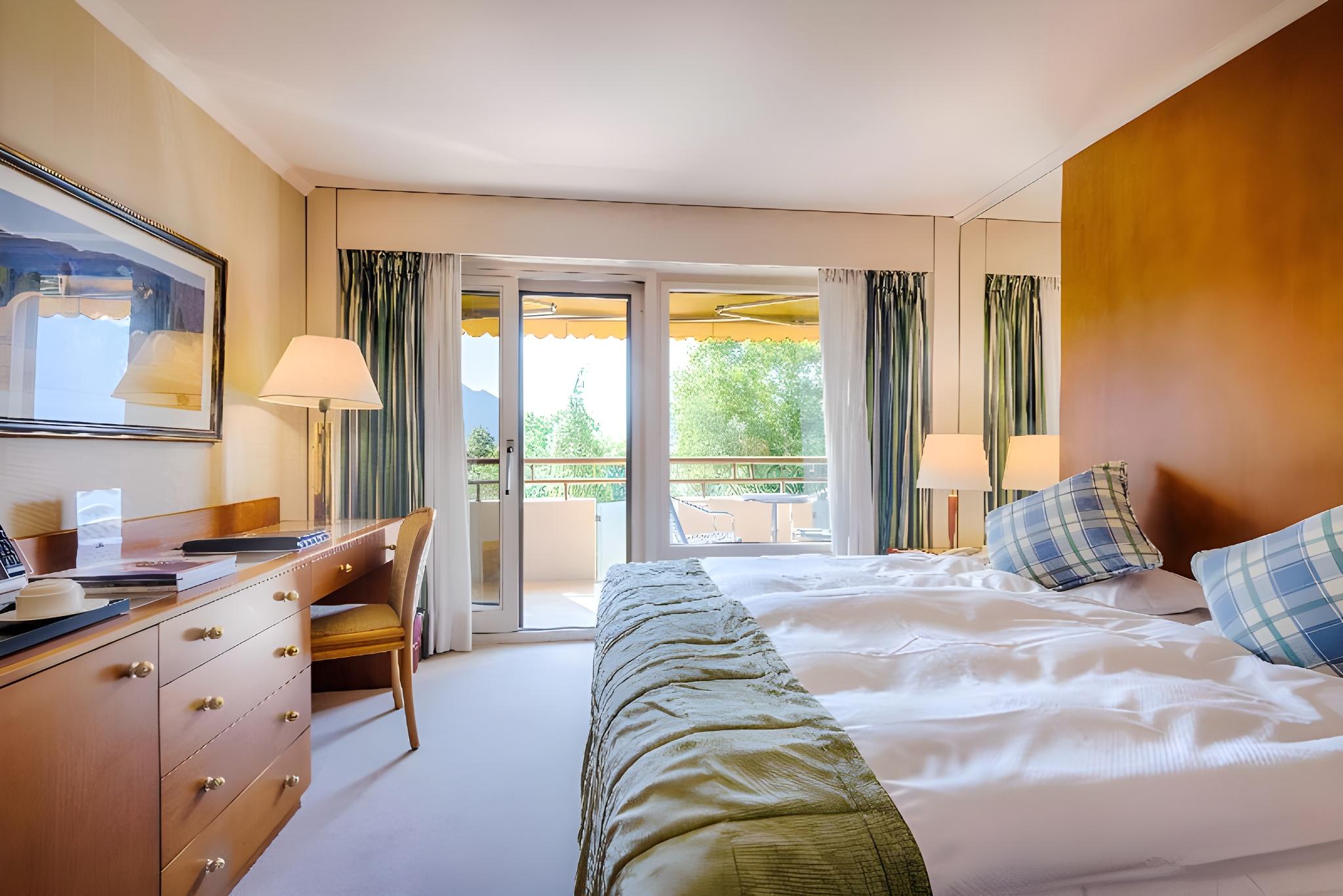 Lake, 2 Double Beds, Park Side