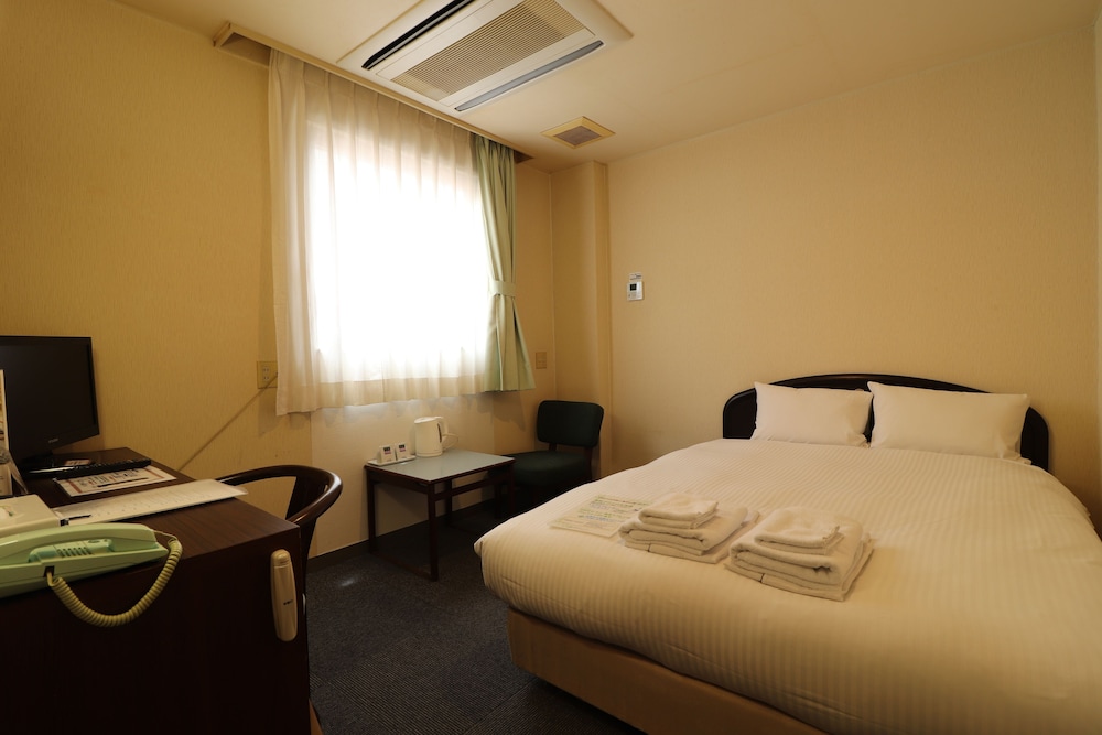 ROOM, DOUBLE BED