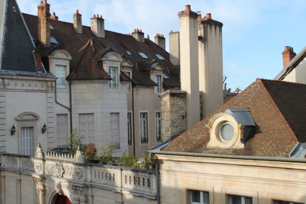 Le Jacquemart 42/45