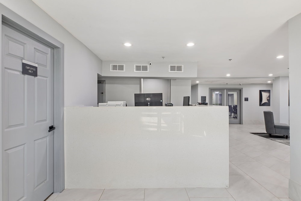 Baymont by Wyndham San Antonio Downtown 8/40