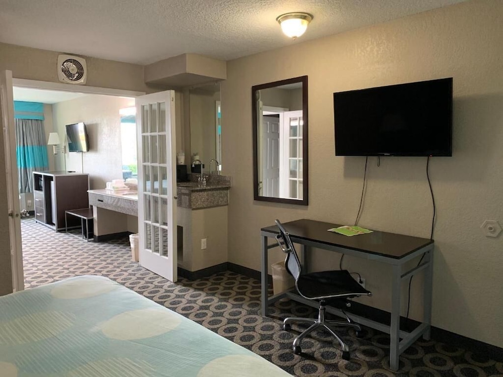 Travelodge by Wyndham San Antonio Downtown Northeast 23/35