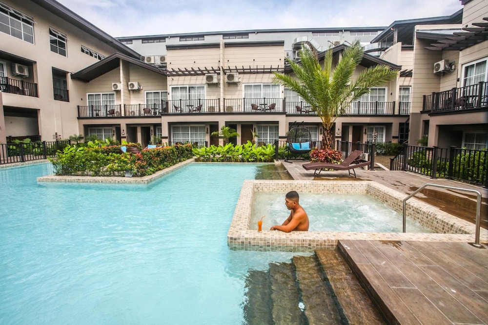 Royale Parc Hotel Tagaytay 32/41