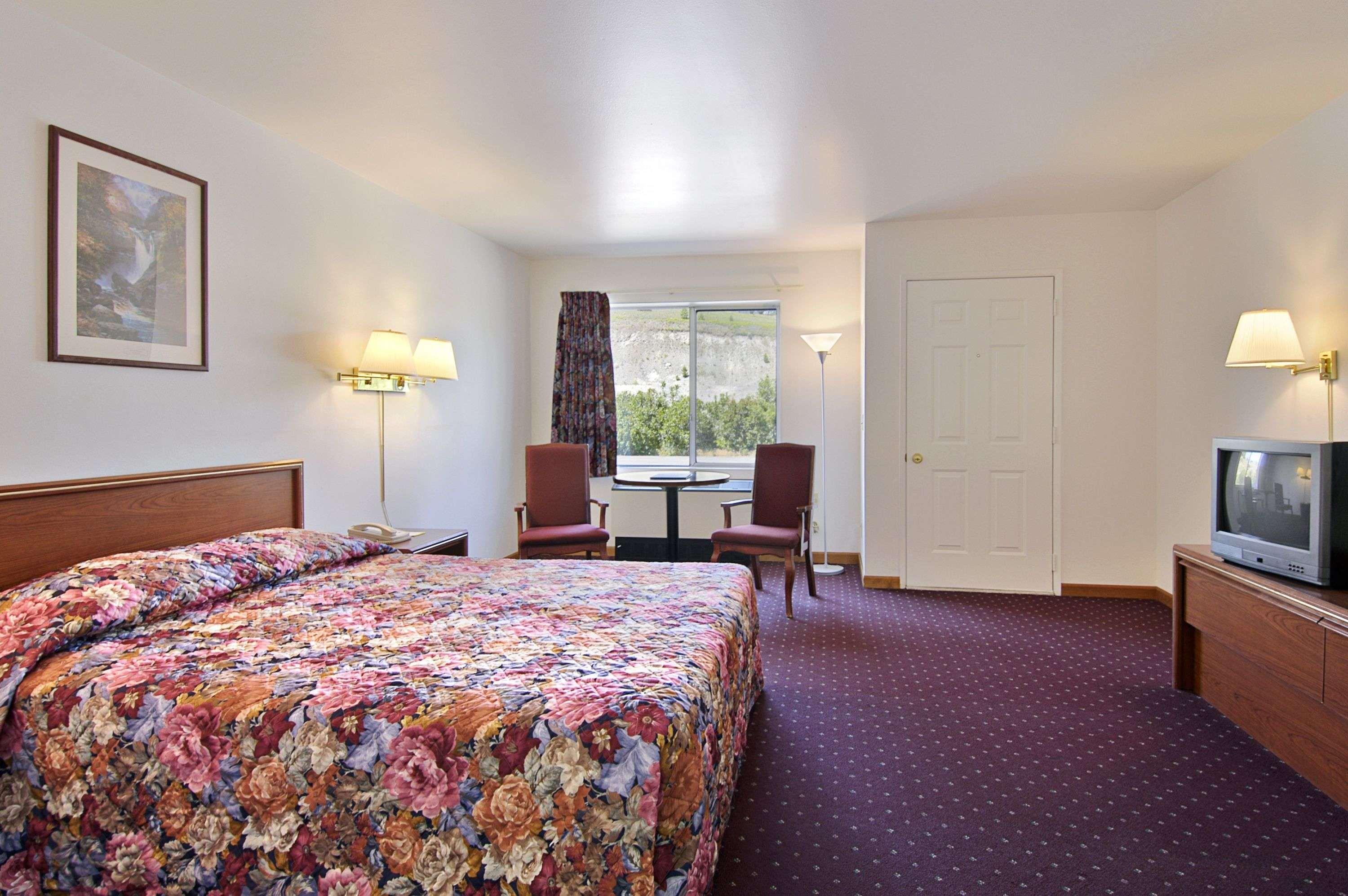 Efficiency, King Bed