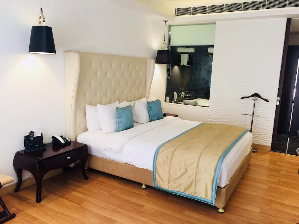 Fortune Park Sishmo Gautam Nagar 8/49