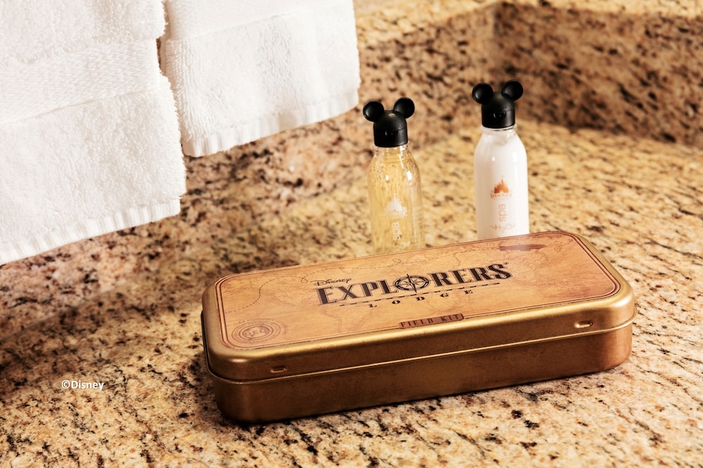 Disney Explorers Lodge 19/57