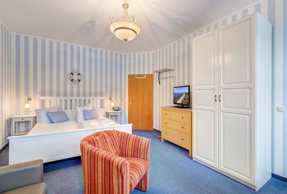Hotel Villa Seeschlosschen 16/50