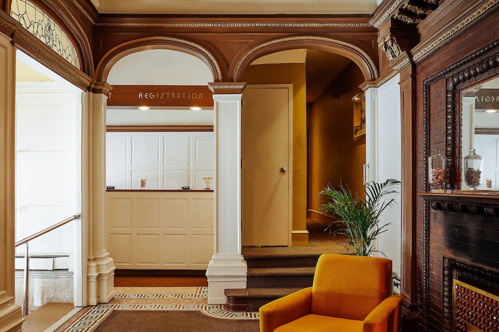 Alexander Inn 5/59