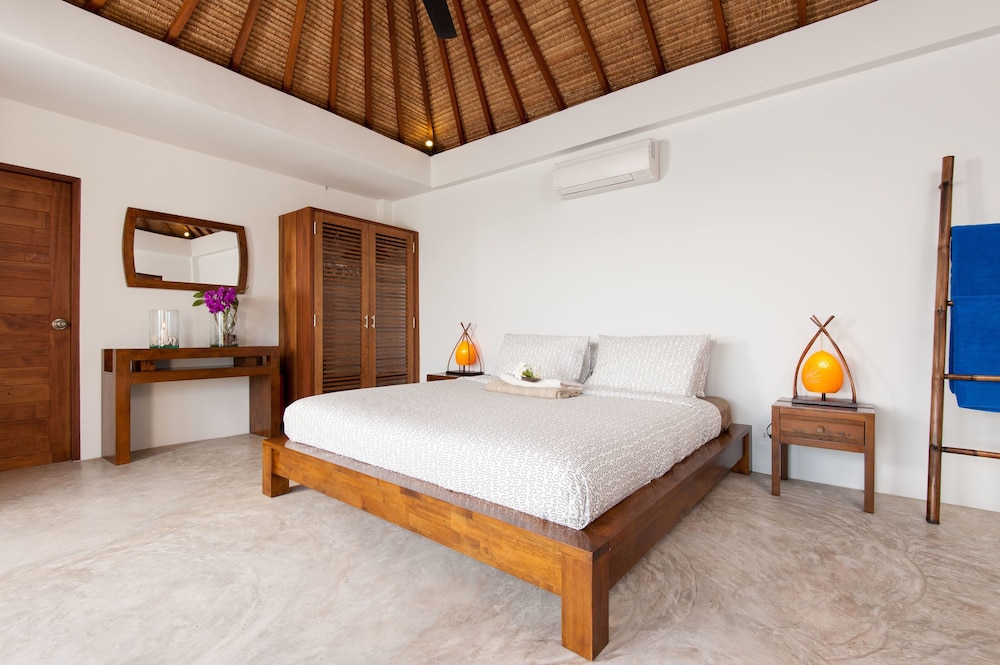 3 Bedrooms, Pool, Villa