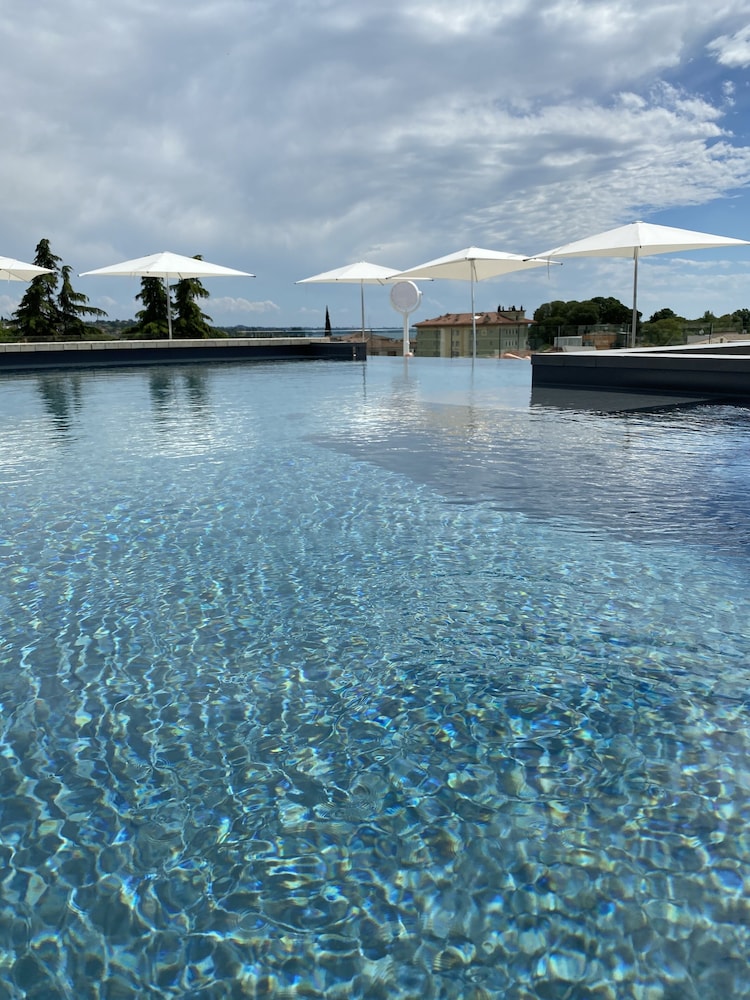Solho Hotel 44/49